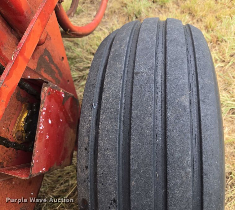 image for item EU3560 New Holland 276 small square baler