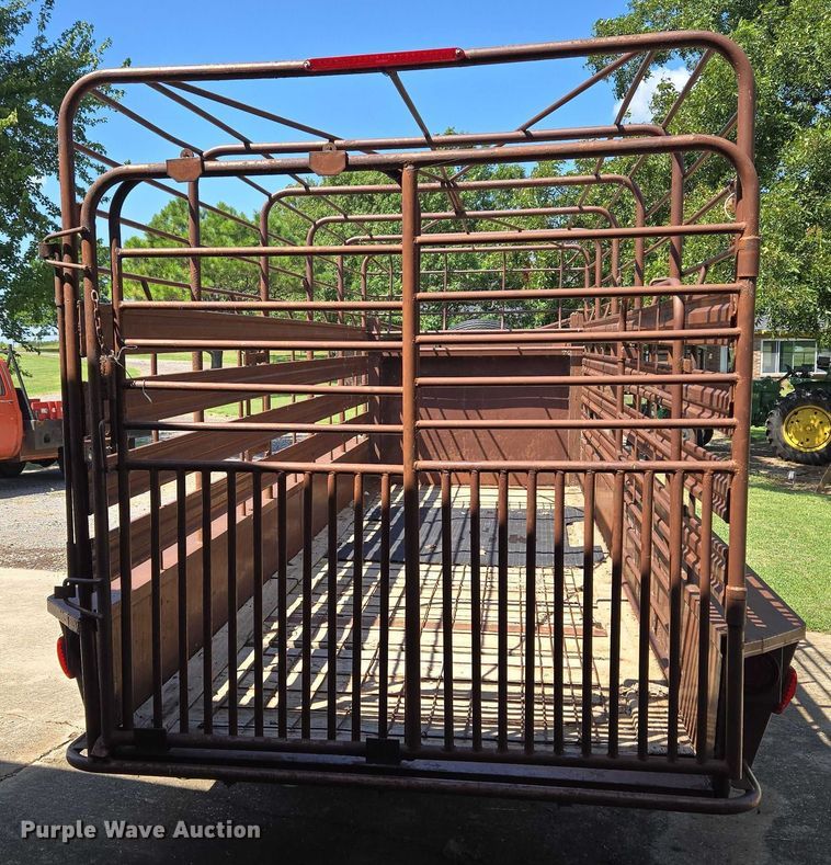 image for item EU3568 1982 W-W Trailer Manufacturers livestock trailer