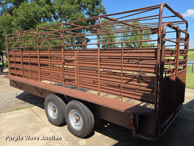 image for item EU3568 1982 W-W Trailer Manufacturers livestock trailer
