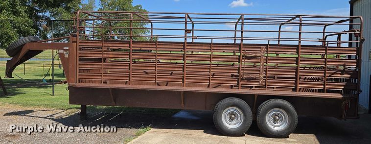 image for item EU3568 1982 W-W Trailer Manufacturers livestock trailer