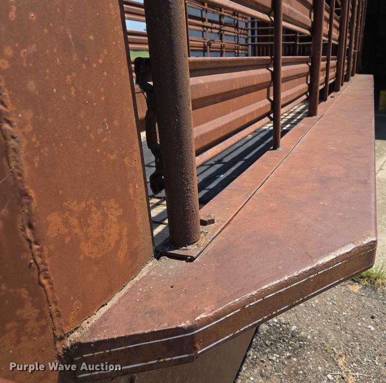 image for item EU3568 1982 W-W Trailer Manufacturers livestock trailer