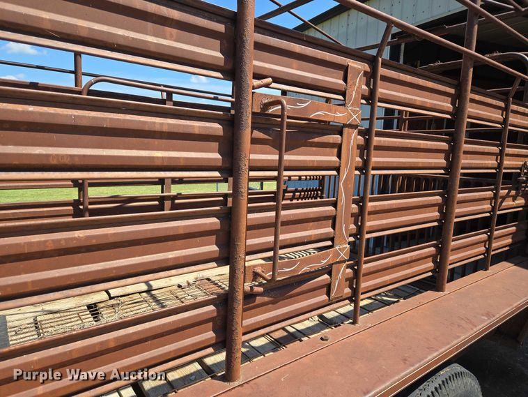 image for item EU3568 1982 W-W Trailer Manufacturers livestock trailer