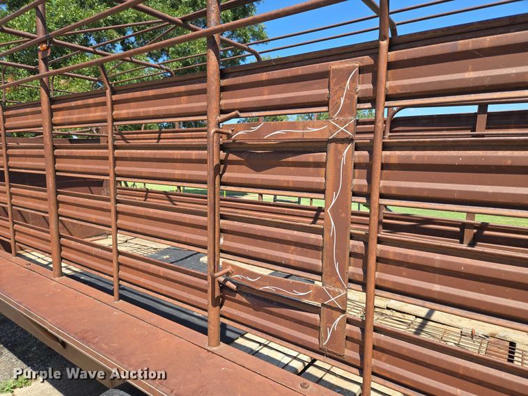 image for item EU3568 1982 W-W Trailer Manufacturers livestock trailer