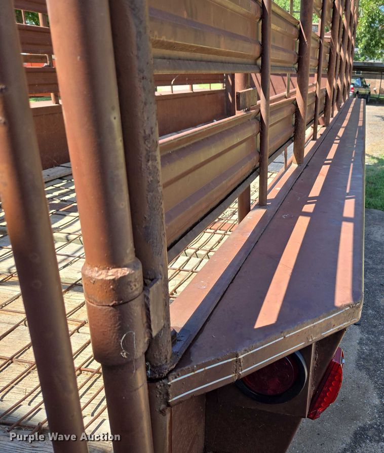 image for item EU3568 1982 W-W Trailer Manufacturers livestock trailer