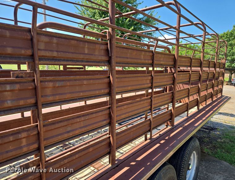 image for item EU3568 1982 W-W Trailer Manufacturers livestock trailer