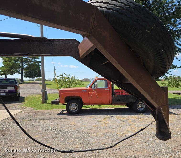 image for item EU3568 1982 W-W Trailer Manufacturers livestock trailer