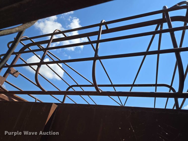 image for item EU3568 1982 W-W Trailer Manufacturers livestock trailer