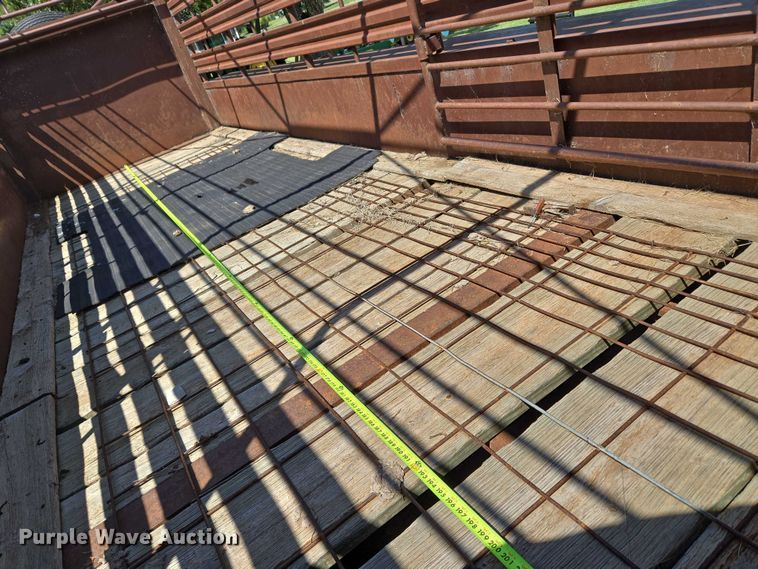 image for item EU3568 1982 W-W Trailer Manufacturers livestock trailer