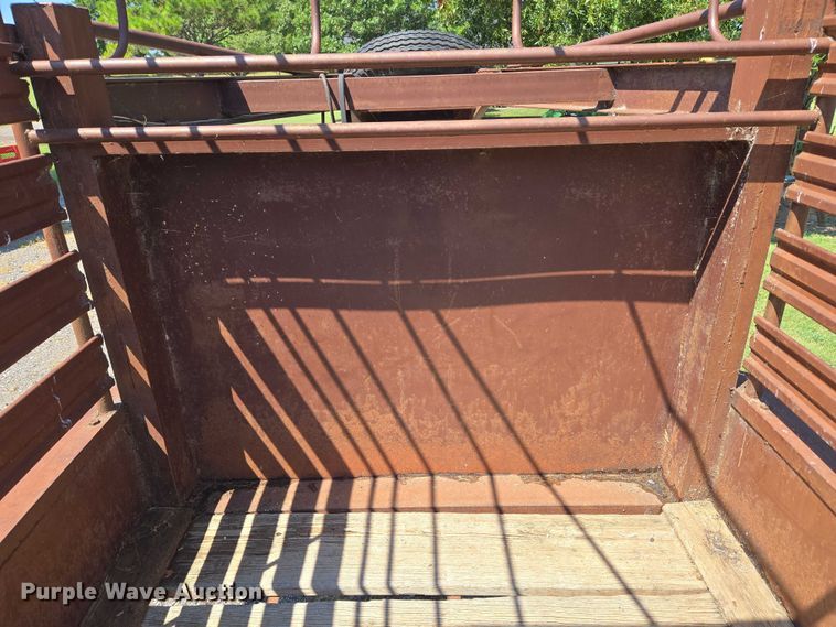 image for item EU3568 1982 W-W Trailer Manufacturers livestock trailer