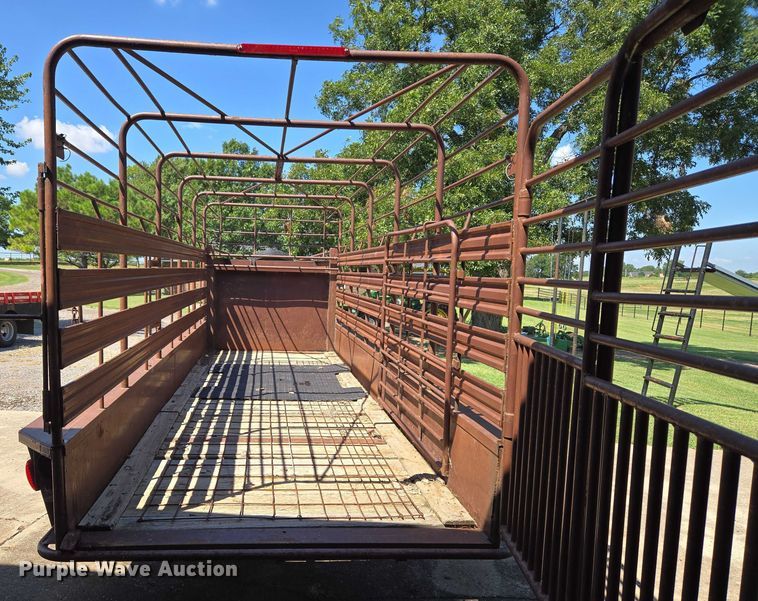 image for item EU3568 1982 W-W Trailer Manufacturers livestock trailer