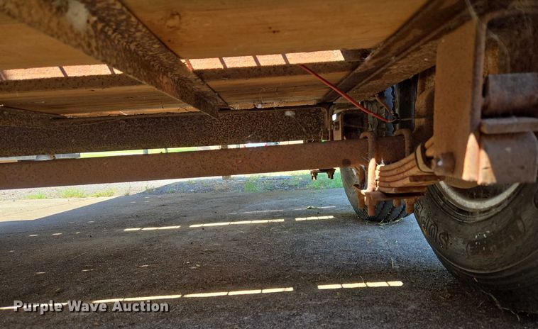 image for item EU3568 1982 W-W Trailer Manufacturers livestock trailer