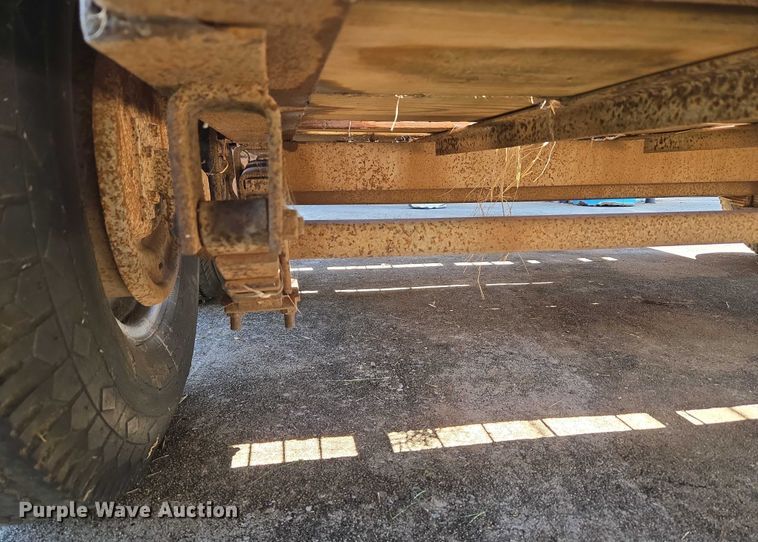 image for item EU3568 1982 W-W Trailer Manufacturers livestock trailer