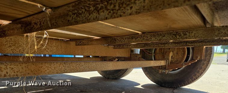 image for item EU3568 1982 W-W Trailer Manufacturers livestock trailer