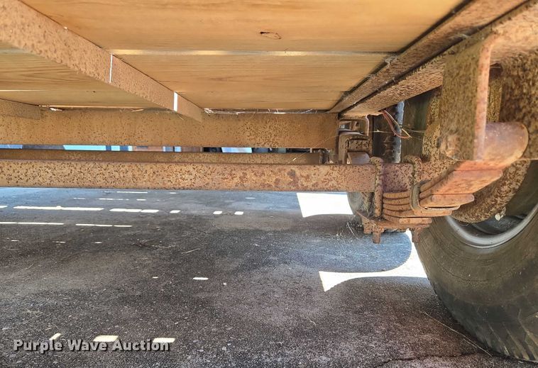 image for item EU3568 1982 W-W Trailer Manufacturers livestock trailer