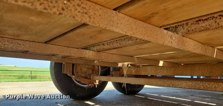 image for item EU3568 1982 W-W Trailer Manufacturers livestock trailer