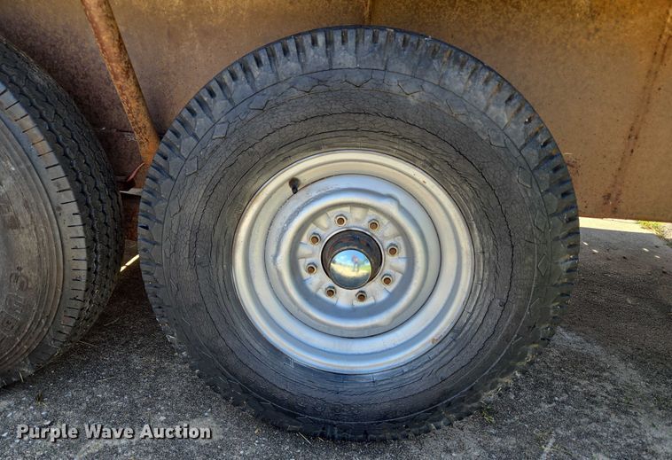 image for item EU3568 1982 W-W Trailer Manufacturers livestock trailer
