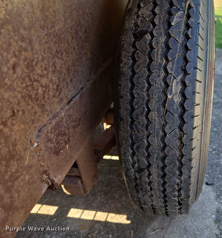 image for item EU3568 1982 W-W Trailer Manufacturers livestock trailer