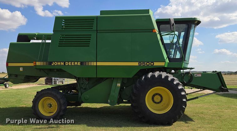 image for item EU3620 1990 John Deere 9500 combine