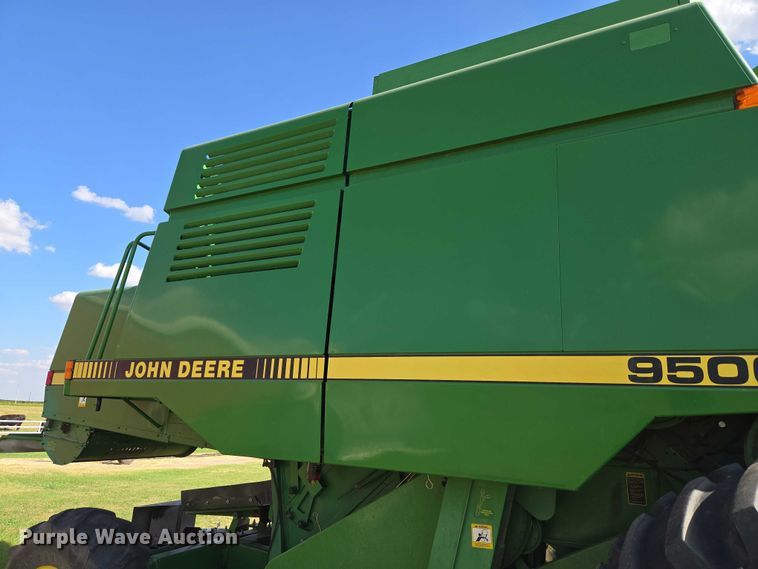 image for item EU3620 1990 John Deere 9500 combine