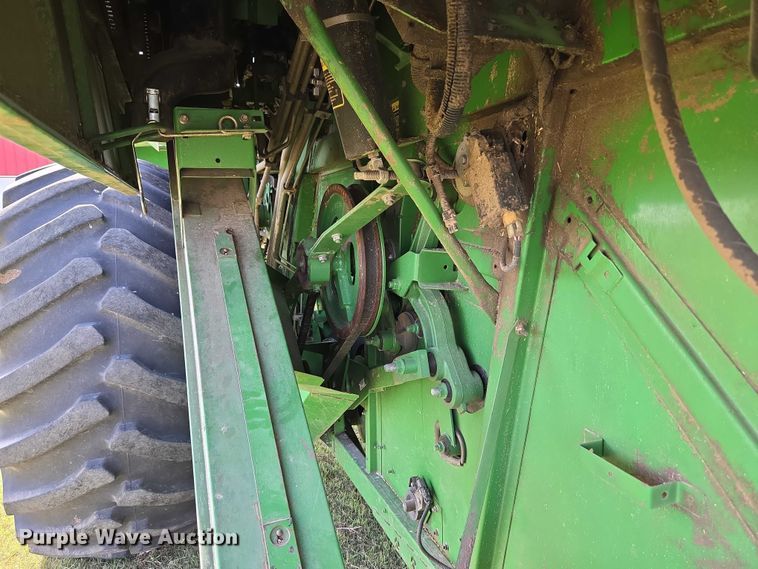 image for item EU3620 1990 John Deere 9500 combine