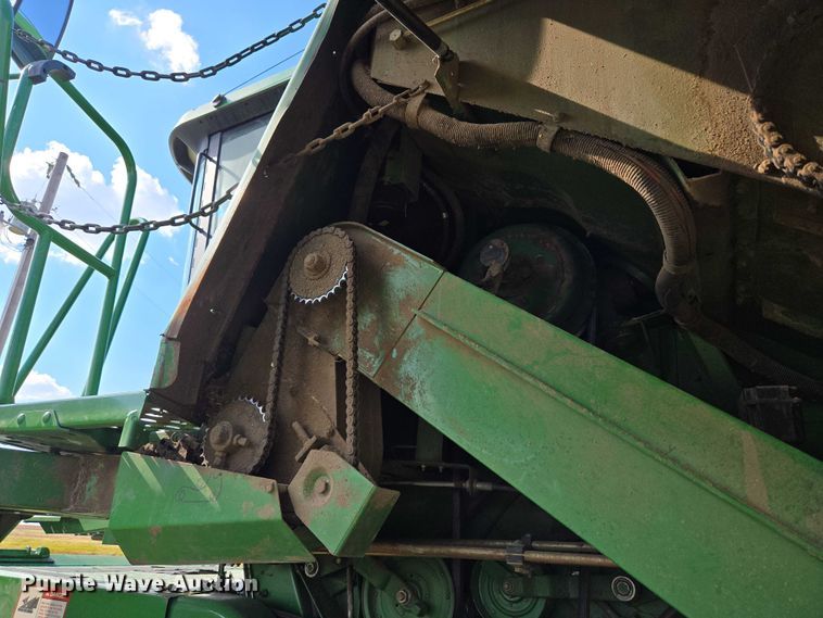image for item EU3620 1990 John Deere 9500 combine
