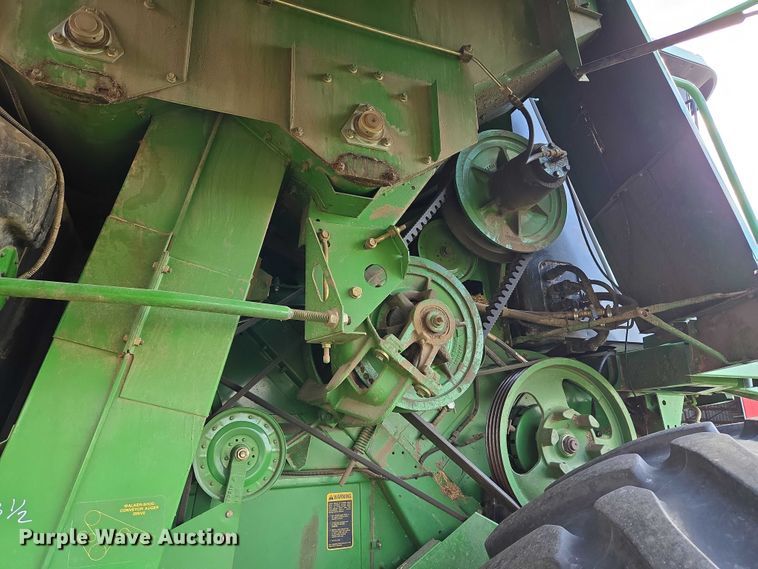 image for item EU3620 1990 John Deere 9500 combine