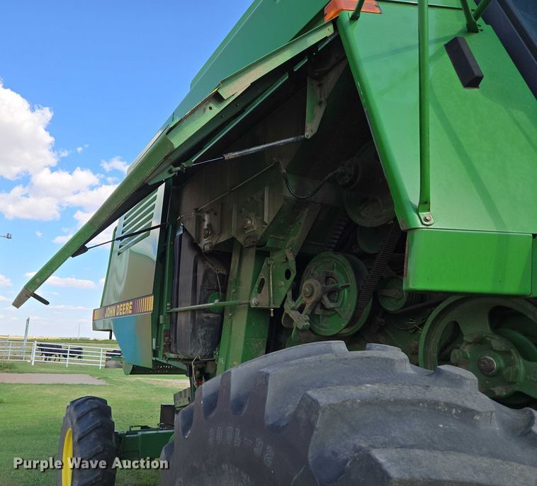 image for item EU3620 1990 John Deere 9500 combine