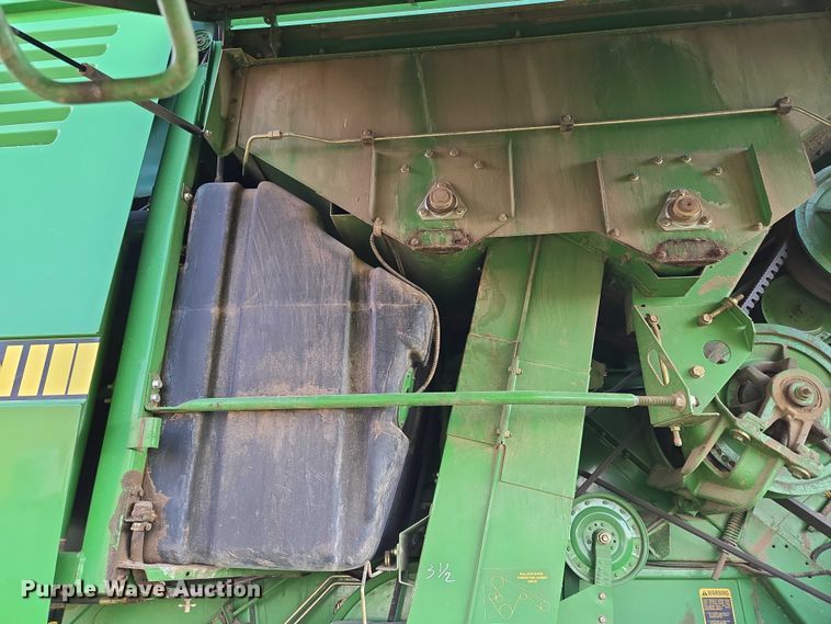image for item EU3620 1990 John Deere 9500 combine