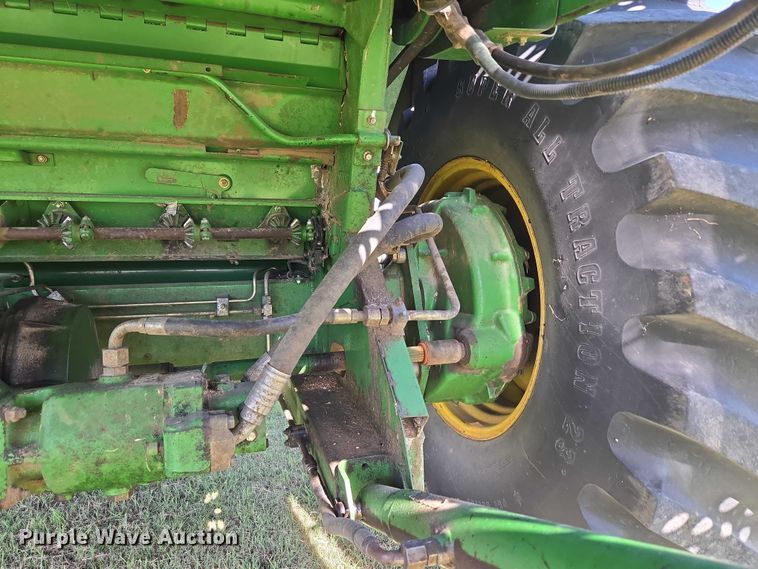 image for item EU3620 1990 John Deere 9500 combine