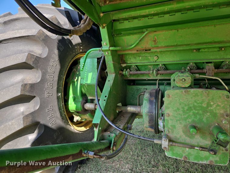 image for item EU3620 1990 John Deere 9500 combine