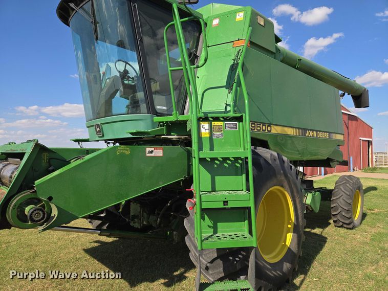 image for item EU3620 1990 John Deere 9500 combine