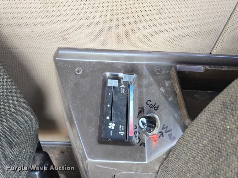 image for item EU3620 1990 John Deere 9500 combine