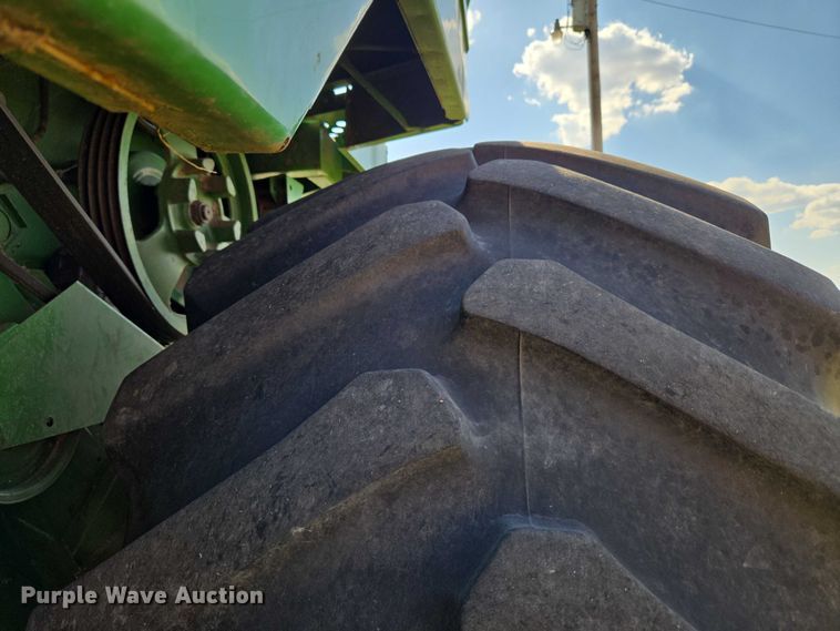 image for item EU3620 1990 John Deere 9500 combine