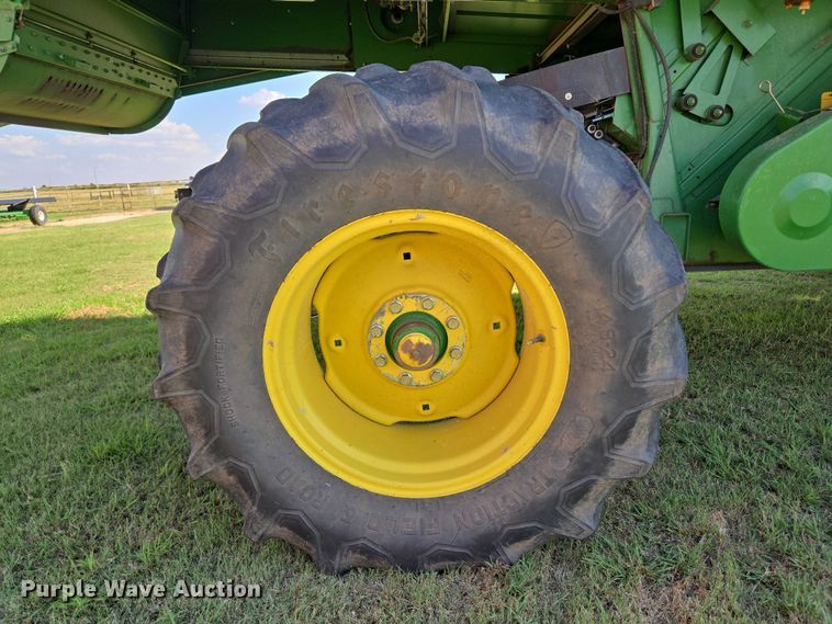 image for item EU3620 1990 John Deere 9500 combine