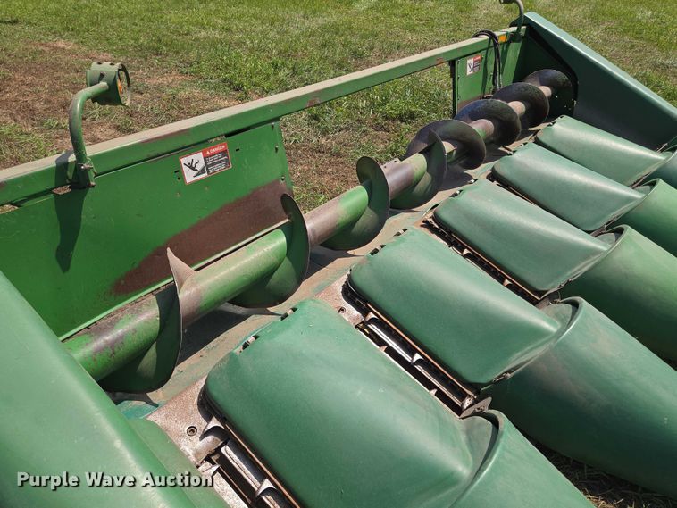 image for item EV1580 John Deere 693 corn head
