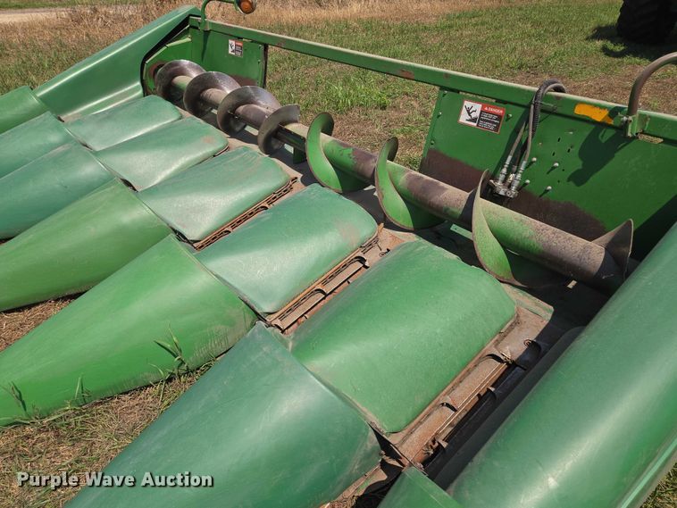 image for item EV1580 John Deere 693 corn head