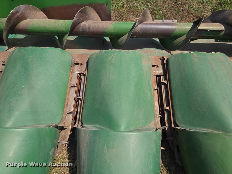 image for item EV1580 John Deere 693 corn head