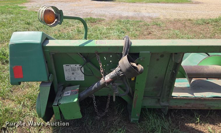 image for item EV1580 John Deere 693 corn head