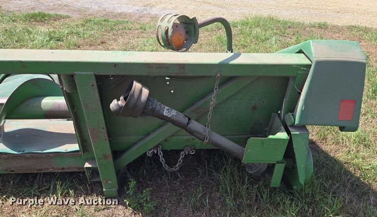 image for item EV1580 John Deere 693 corn head