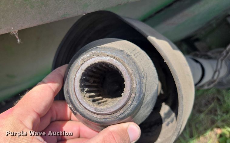 image for item EV1580 John Deere 693 corn head