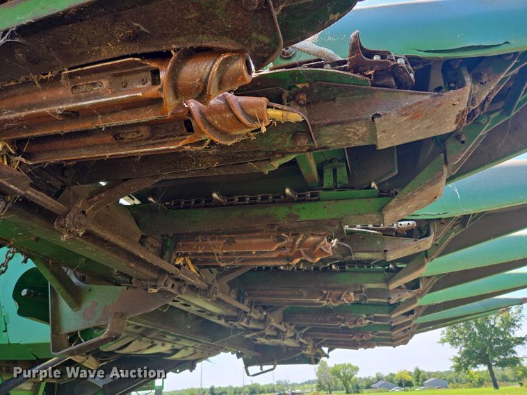 image for item EV1580 John Deere 693 corn head