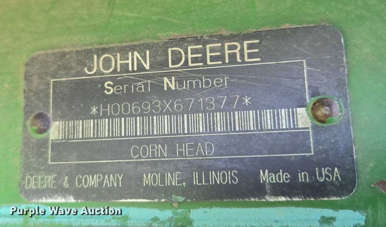 image for item EV1580 John Deere 693 corn head