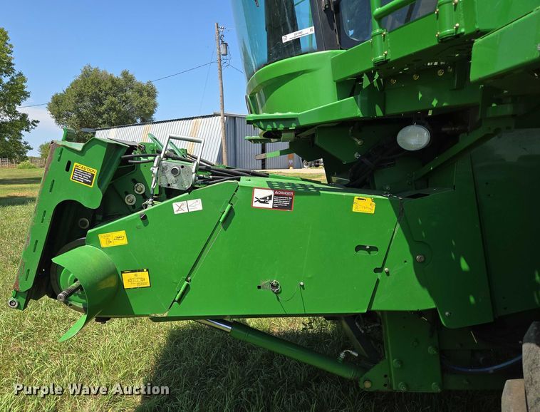image for item EV1582 2008 John Deere 9570 STS RWA combine