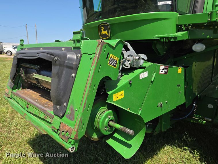 image for item EV1582 2008 John Deere 9570 STS RWA combine