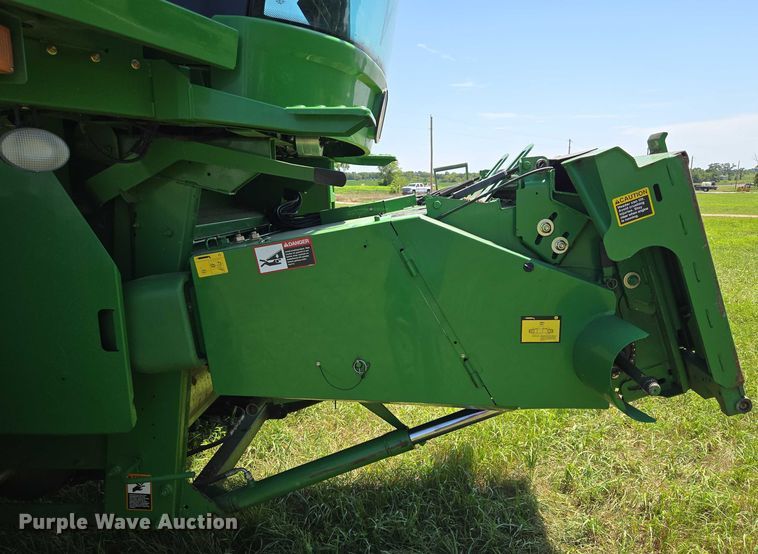 image for item EV1582 2008 John Deere 9570 STS RWA combine