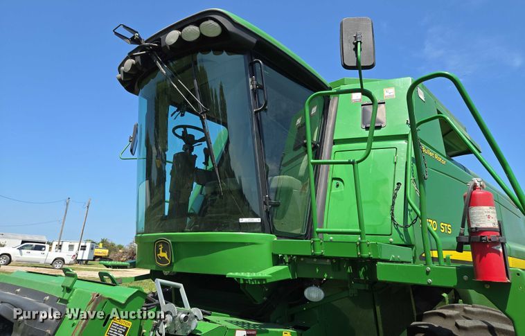 image for item EV1582 2008 John Deere 9570 STS RWA combine