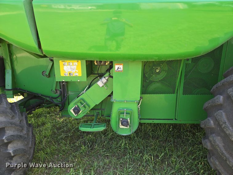 image for item EV1582 2008 John Deere 9570 STS RWA combine