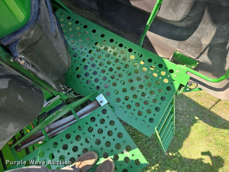 image for item EV1582 2008 John Deere 9570 STS RWA combine