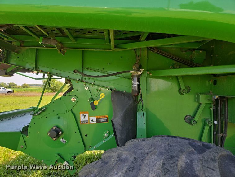 image for item EV1582 2008 John Deere 9570 STS RWA combine