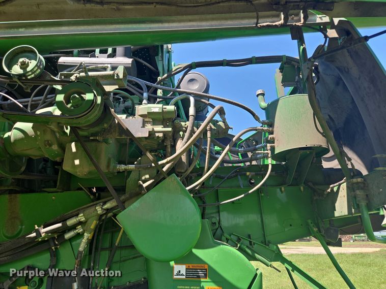 image for item EV1582 2008 John Deere 9570 STS RWA combine